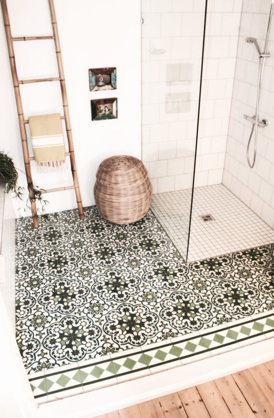 Plato de ducha cuadrado y suelo hidraulico para el baño
